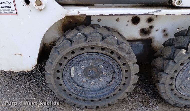 image for item DQ6158 2013 Bobcat S130 skid steer loader