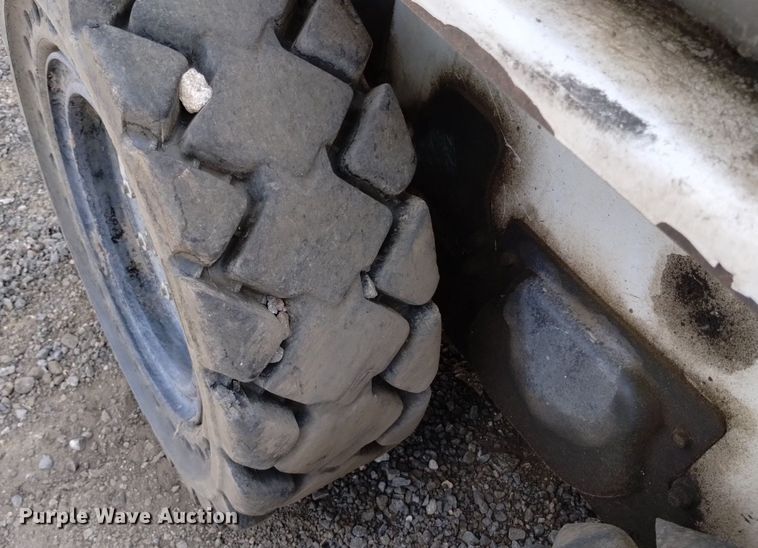 image for item DQ6158 2013 Bobcat S130 skid steer loader