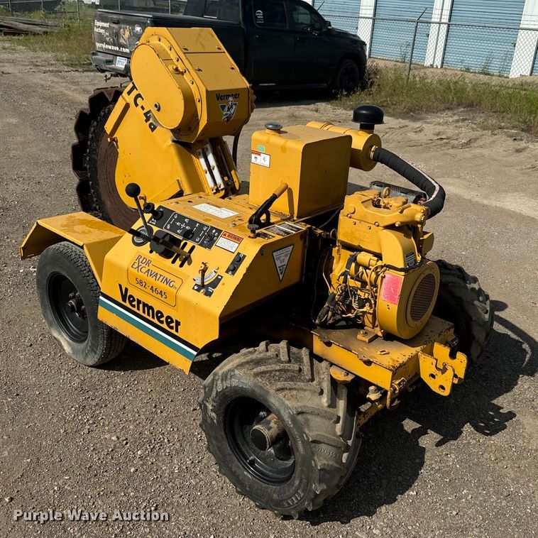 image for item DQ6764 1998 Vermeer TC4A trench compactor