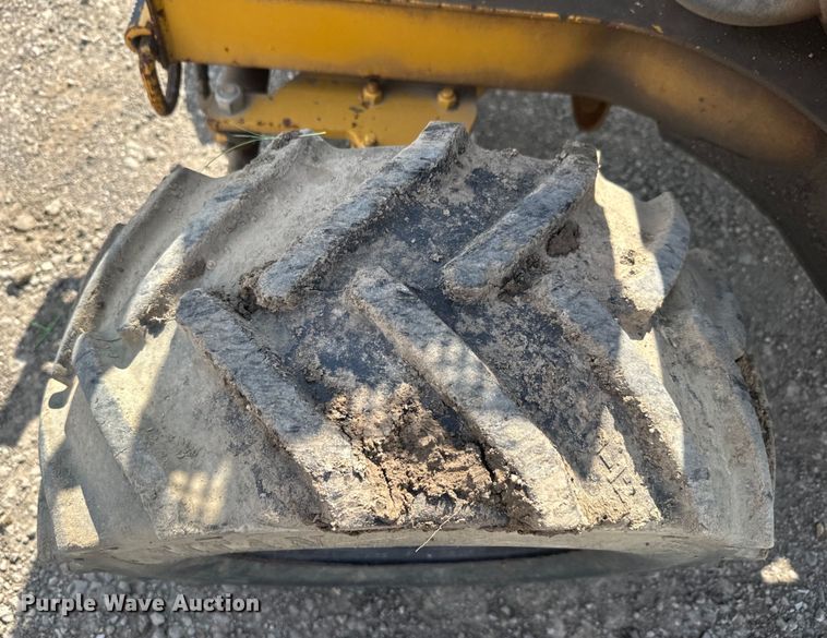 image for item DQ6764 1998 Vermeer TC4A trench compactor