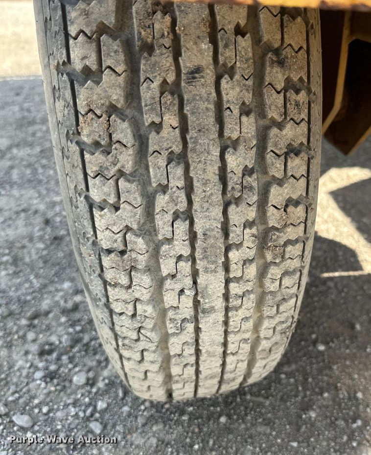 image for item DQ6764 1998 Vermeer TC4A trench compactor