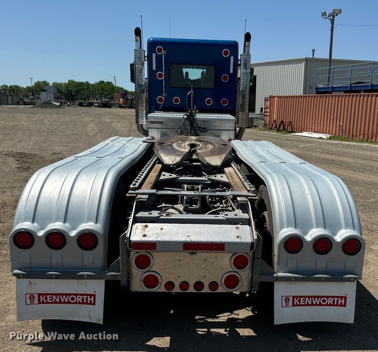 image for item DQ6766 2013 Kenworth  W900 semi truck