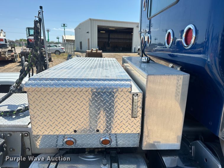 image for item DQ6766 2013 Kenworth  W900 semi truck