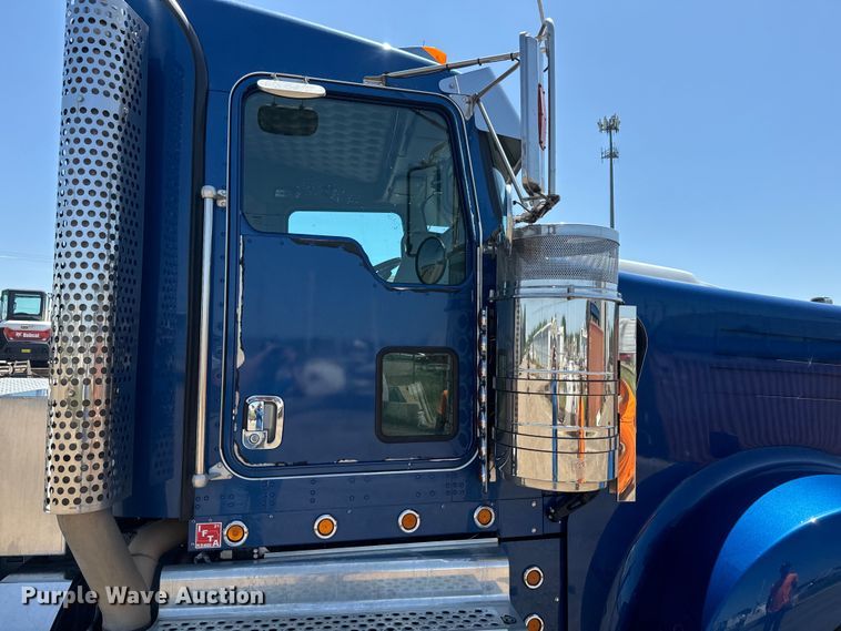 image for item DQ6766 2013 Kenworth  W900 semi truck