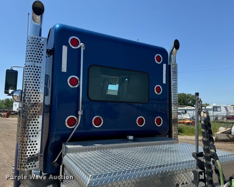 image for item DQ6766 2013 Kenworth  W900 semi truck