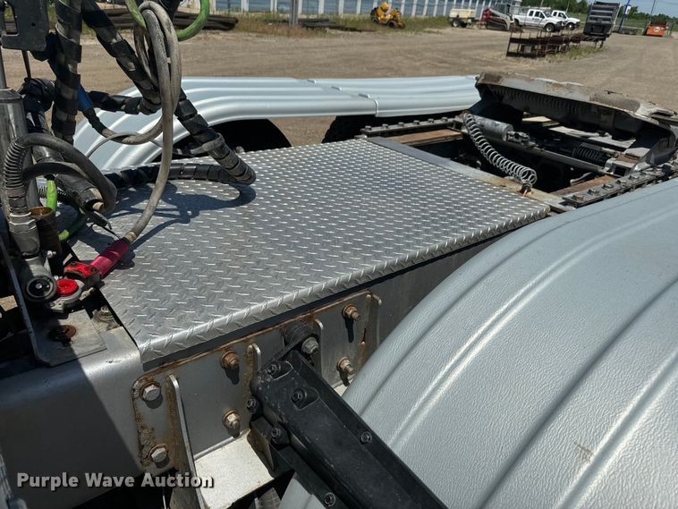 image for item DQ6766 2013 Kenworth  W900 semi truck