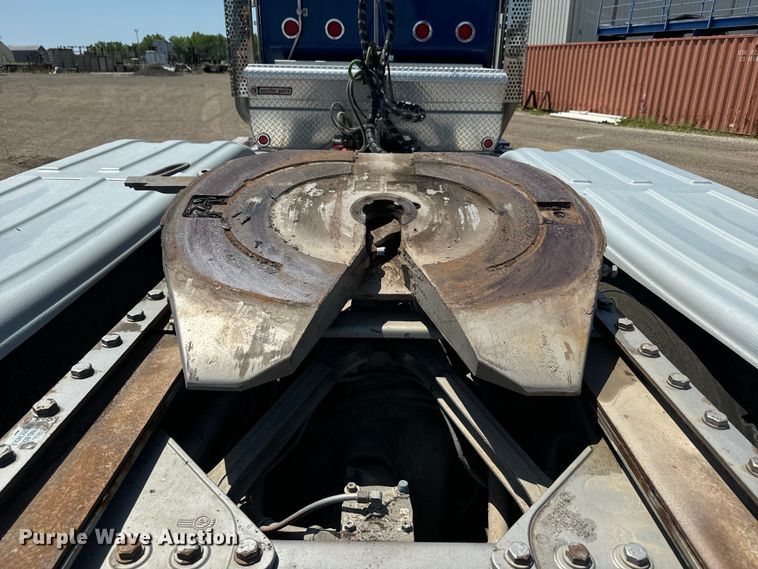 image for item DQ6766 2013 Kenworth  W900 semi truck