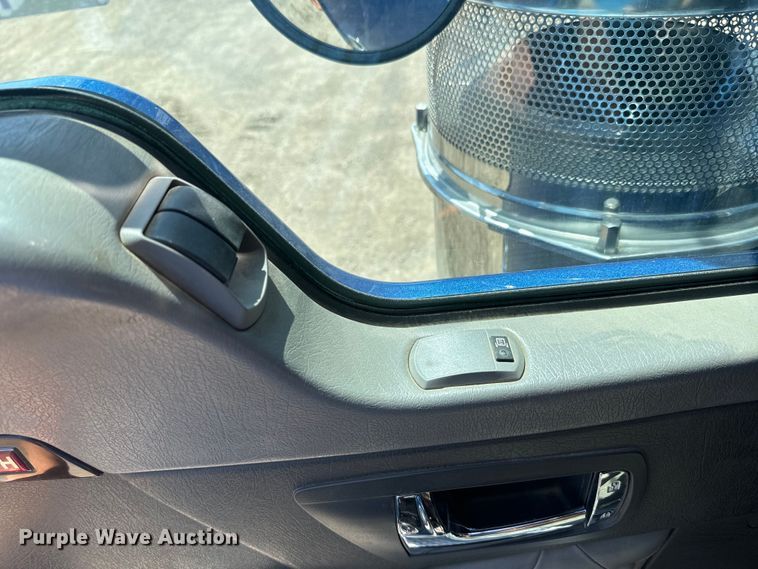 image for item DQ6766 2013 Kenworth  W900 semi truck