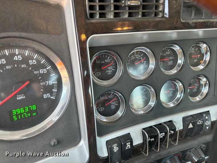 image for item DQ6766 2013 Kenworth  W900 semi truck