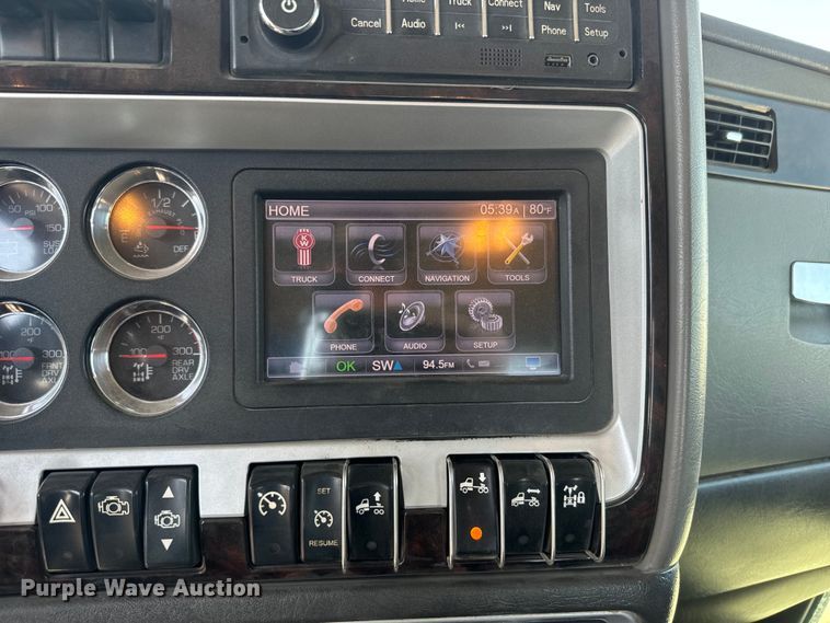 image for item DQ6766 2013 Kenworth  W900 semi truck