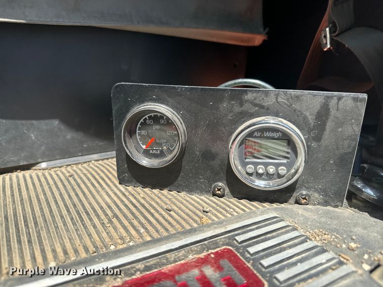 image for item DQ6766 2013 Kenworth  W900 semi truck