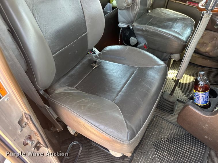 image for item DQ6766 2013 Kenworth  W900 semi truck