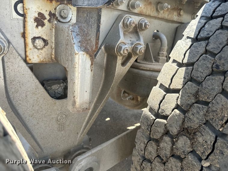 image for item DQ6766 2013 Kenworth  W900 semi truck