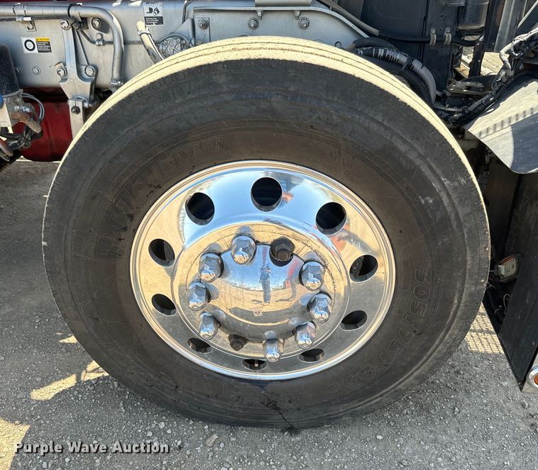 image for item DQ6766 2013 Kenworth  W900 semi truck