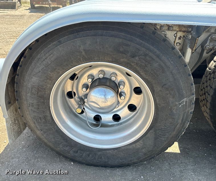 image for item DQ6766 2013 Kenworth  W900 semi truck