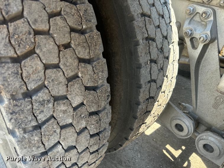 image for item DQ6766 2013 Kenworth  W900 semi truck