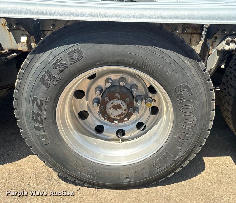 image for item DQ6766 2013 Kenworth  W900 semi truck