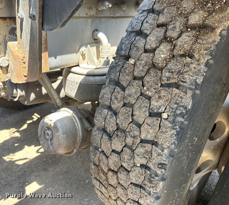 image for item DQ6766 2013 Kenworth  W900 semi truck