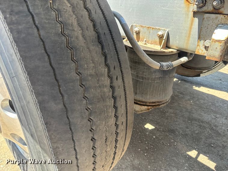 image for item DQ6766 2013 Kenworth  W900 semi truck