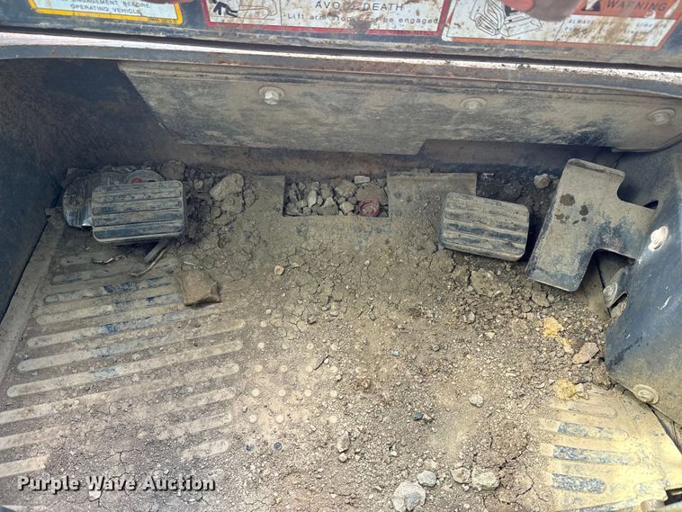 image for item DQ6768 2012 Takeuchi TL240 tracked skid steer loader