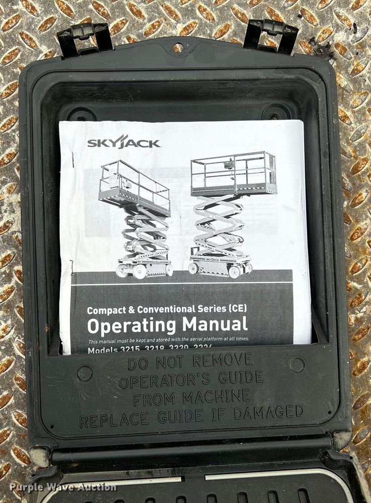 image for item DQ6803 1998 Skyjack SJIII3219 scissor lift