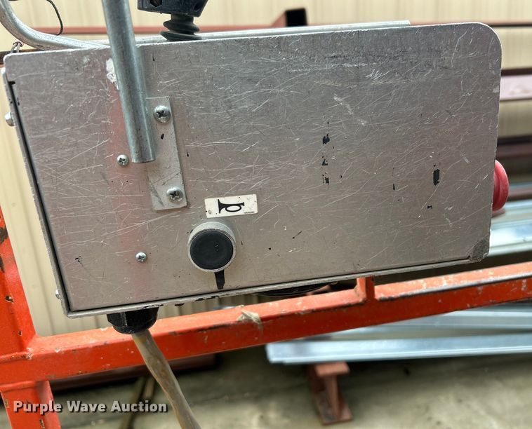 image for item DQ6803 1998 Skyjack SJIII3219 scissor lift