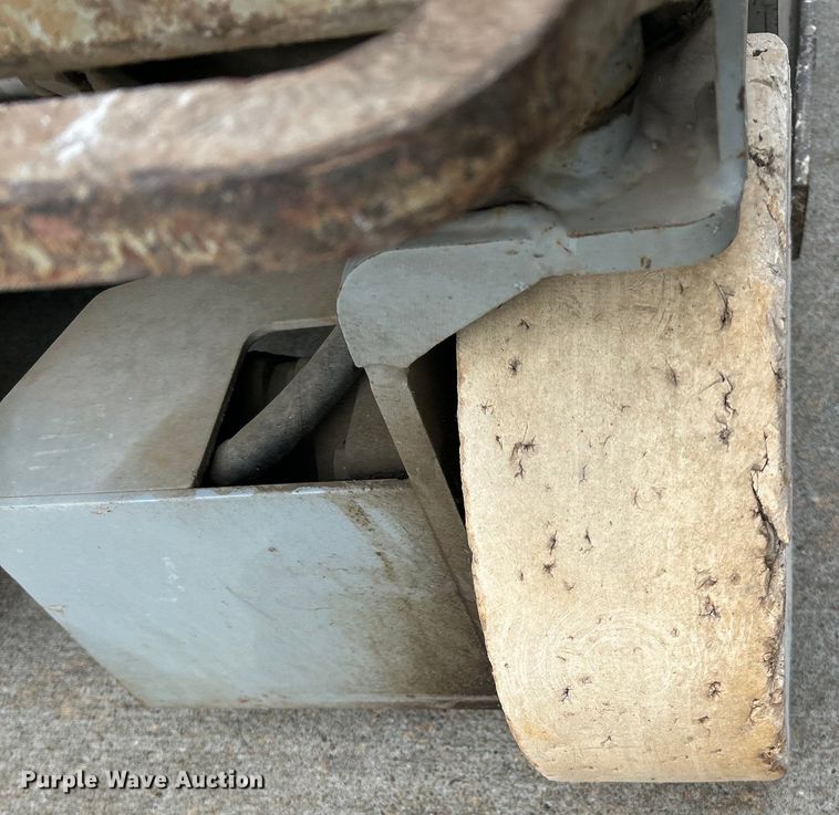 image for item DQ6803 1998 Skyjack SJIII3219 scissor lift