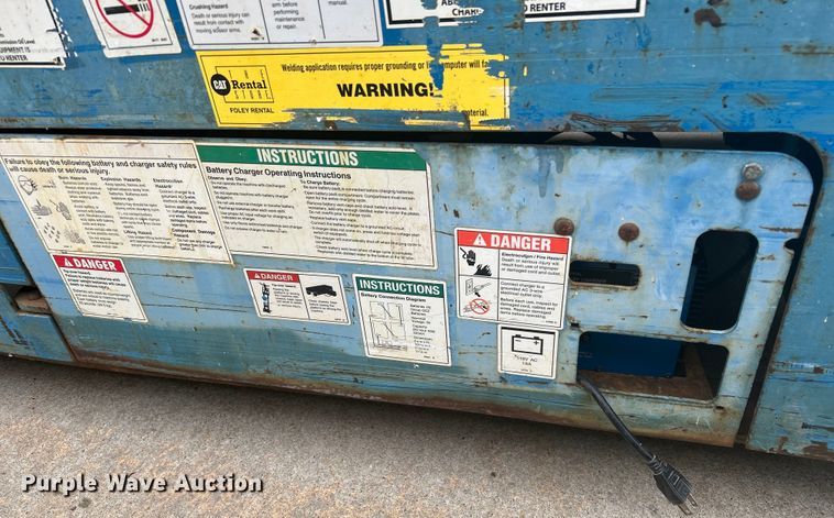 image for item DQ6804 2005 Genie GS-3246 scissor lift