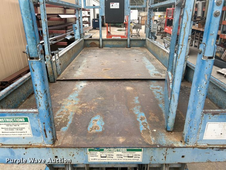 image for item DQ6804 2005 Genie GS-3246 scissor lift