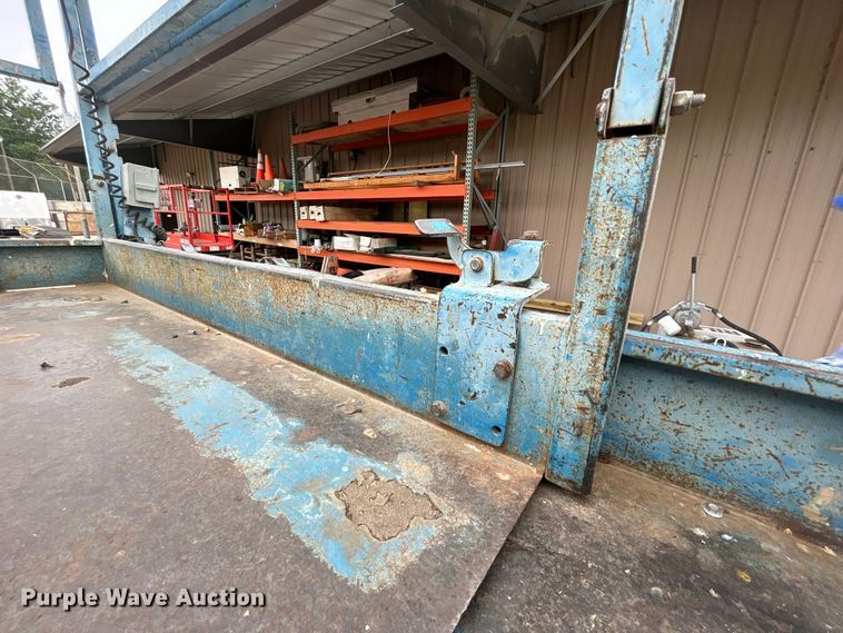 image for item DQ6804 2005 Genie GS-3246 scissor lift