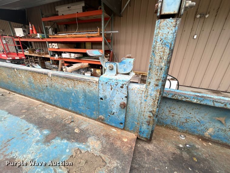 image for item DQ6804 2005 Genie GS-3246 scissor lift