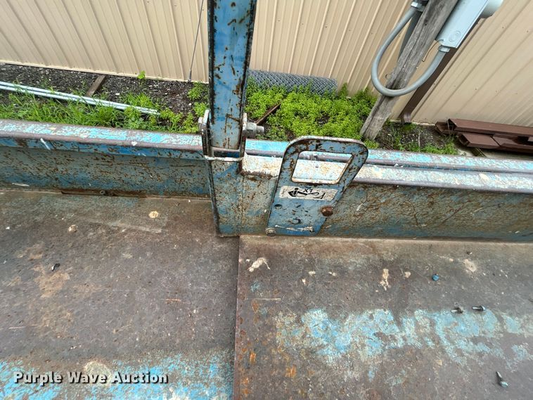 image for item DQ6804 2005 Genie GS-3246 scissor lift