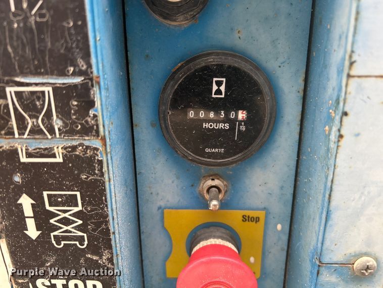 image for item DQ6804 2005 Genie GS-3246 scissor lift