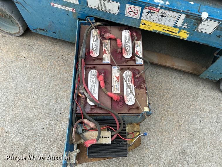 image for item DQ6804 2005 Genie GS-3246 scissor lift