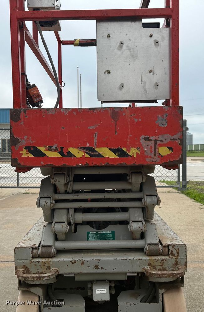 image for item DQ6805 Skyjack SJIII 3219 scissor lift