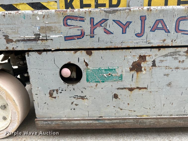 image for item DQ6805 Skyjack SJIII 3219 scissor lift
