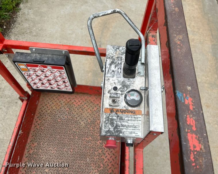 image for item DQ6805 Skyjack SJIII 3219 scissor lift