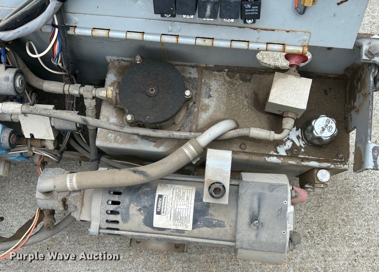 image for item DQ6805 Skyjack SJIII 3219 scissor lift