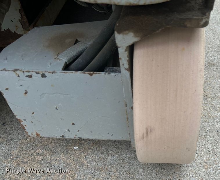 image for item DQ6805 Skyjack SJIII 3219 scissor lift