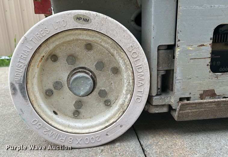 image for item DQ6805 Skyjack SJIII 3219 scissor lift