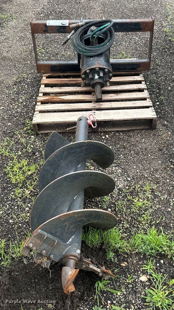 image for item DQ6807 Caterpillar  A19B skid steer auger