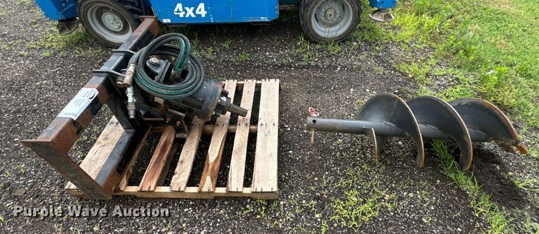 image for item DQ6807 Caterpillar  A19B skid steer auger