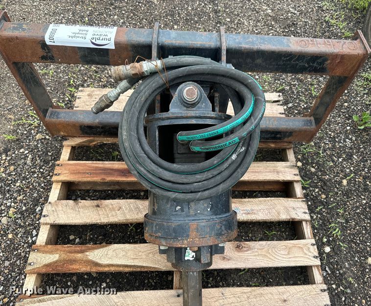 image for item DQ6807 Caterpillar  A19B skid steer auger