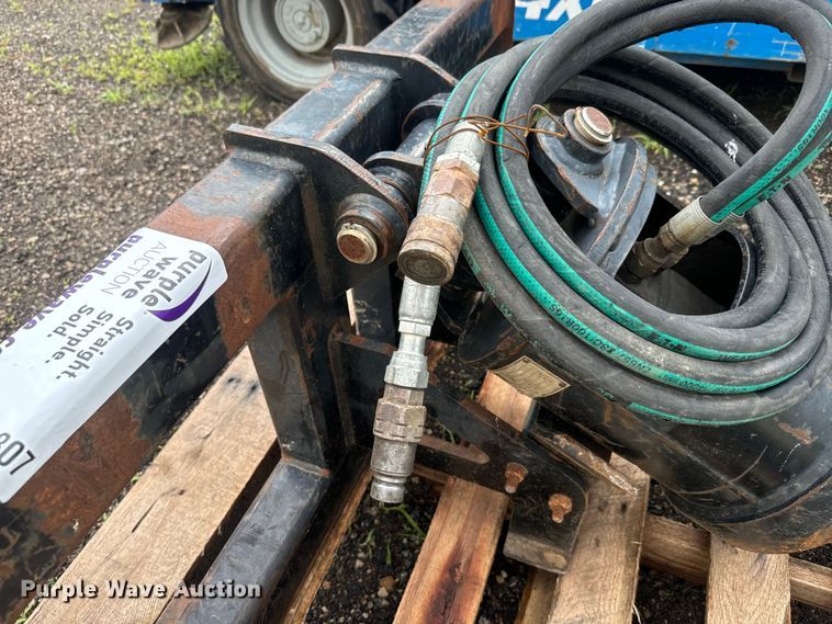 image for item DQ6807 Caterpillar  A19B skid steer auger