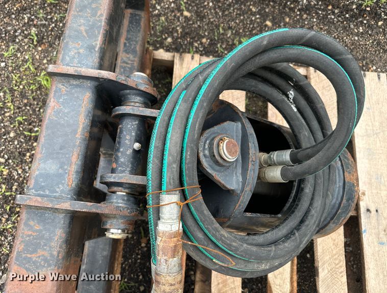 image for item DQ6807 Caterpillar  A19B skid steer auger