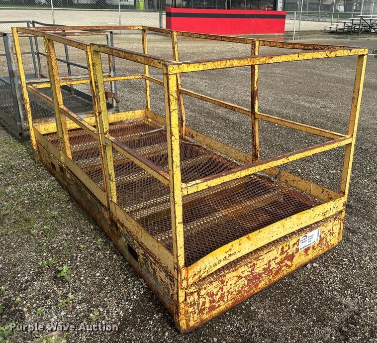 image for item DQ6808 Man basket