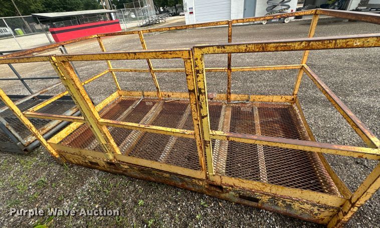 image for item DQ6808 Man basket