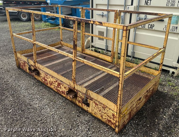 image for item DQ6808 Man basket