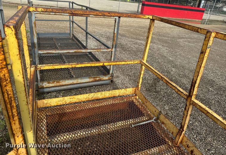 image for item DQ6808 Man basket