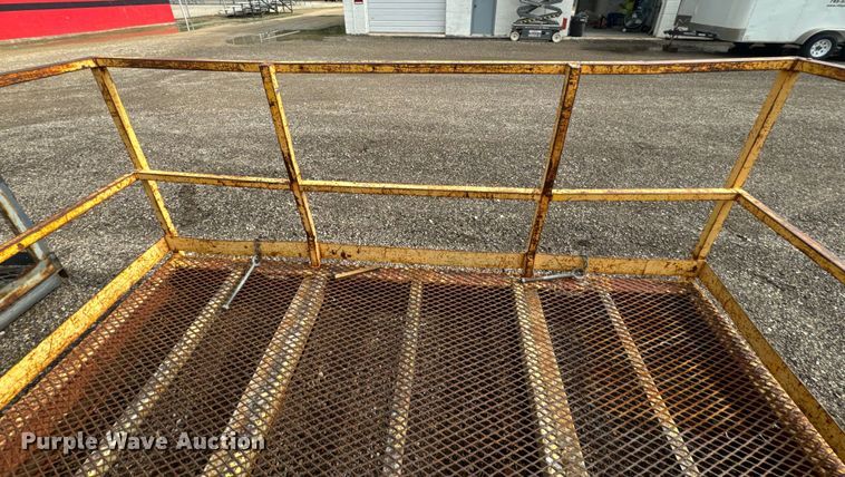 image for item DQ6808 Man basket